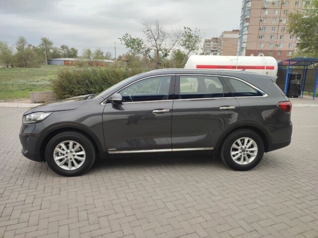 Серый Киа Соренто, объемом двигателя 2.2 л и пробегом 227 тыс. км за 21000 $, фото 2 на Automoto.ua