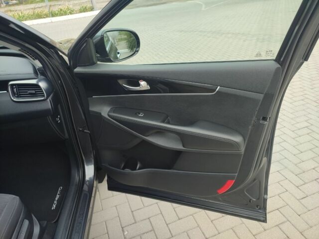 Серый Киа Соренто, объемом двигателя 2.2 л и пробегом 227 тыс. км за 21000 $, фото 16 на Automoto.ua