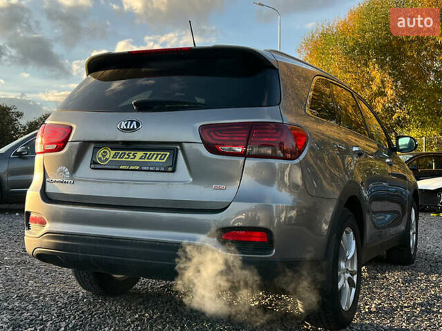 Серый Киа Соренто, объемом двигателя 2.36 л и пробегом 105 тыс. км за 17500 $, фото 3 на Automoto.ua