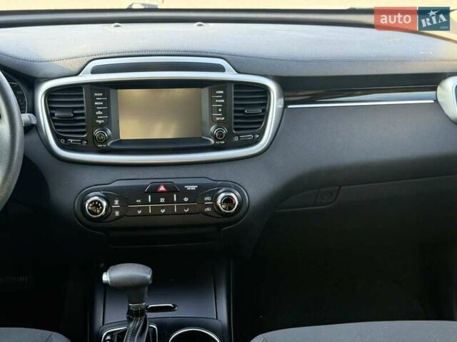 Киа Соренто 2018 в Городенке на Automoto.ua Серый Киа Соренто, объемом двигателя 2.36 л и пробегом 109 тыс. км за 16300 $, фото 13 на Automoto.ua