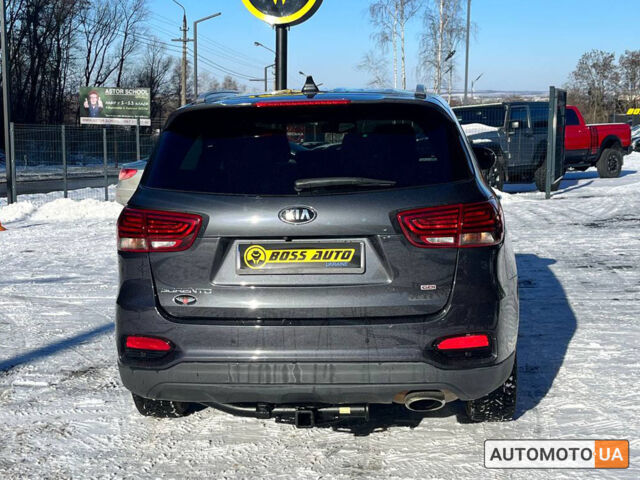 Серый Киа Соренто, объемом двигателя 2.4 л и пробегом 37 тыс. км за 23000 $, фото 4 на Automoto.ua