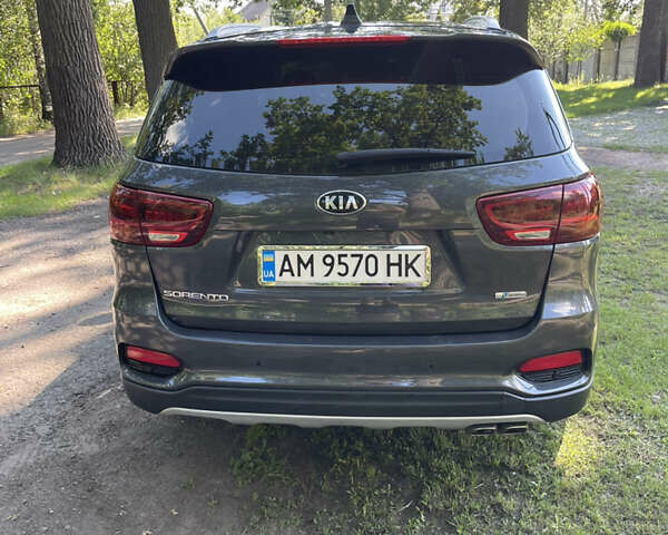 Киа Соренто 2018 в Житомире на Automoto.ua Серый Киа Соренто, объемом двигателя 2.2 л и пробегом 77 тыс. км за 26900 $, фото 3 на Automoto.ua
