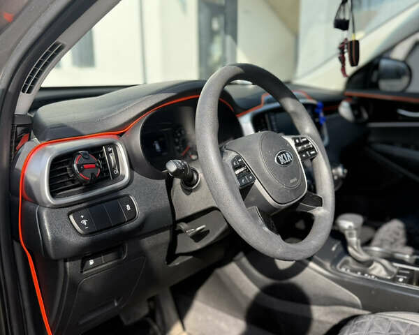 Сірий Кіа Соренто, об'ємом двигуна 2.36 л та пробігом 115 тис. км за 17000 $, фото 6 на Automoto.ua