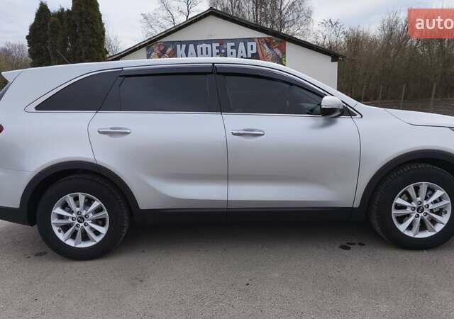 Сірий Кіа Соренто, об'ємом двигуна 3.34 л та пробігом 120 тис. км за 17800 $, фото 13 на Automoto.ua