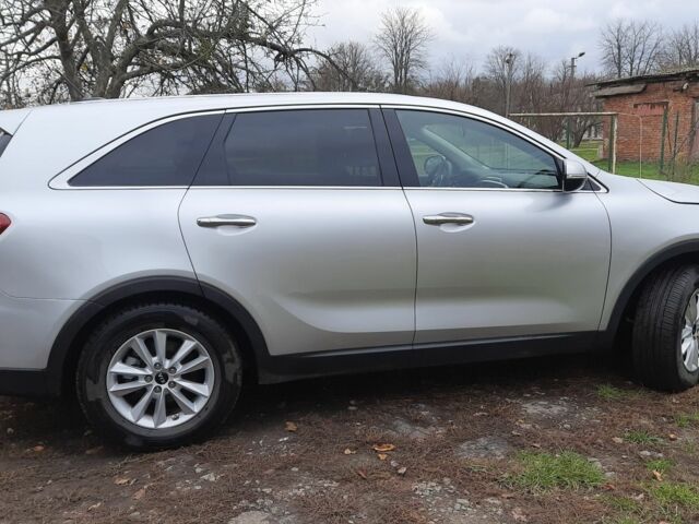 Серый Киа Соренто, объемом двигателя 2.4 л и пробегом 93 тыс. км за 18000 $, фото 5 на Automoto.ua