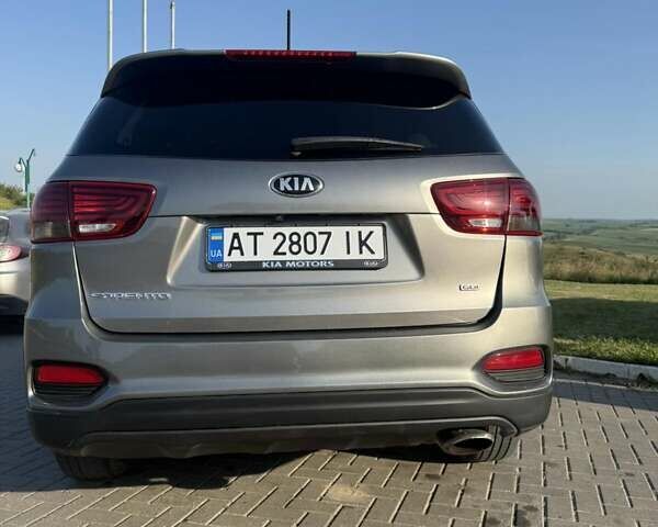 Киа Соренто 2018 в Городенке на Automoto.ua Серый Киа Соренто, объемом двигателя 2.36 л и пробегом 109 тыс. км за 16300 $, фото 11 на Automoto.ua