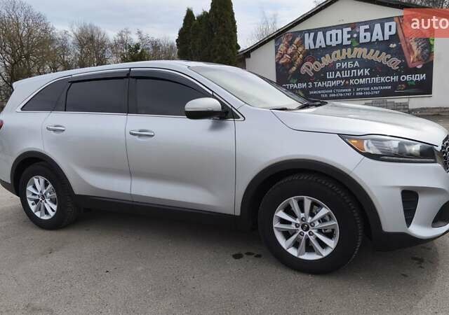 Сірий Кіа Соренто, об'ємом двигуна 3.34 л та пробігом 120 тис. км за 17800 $, фото 12 на Automoto.ua