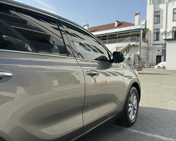 Сірий Кіа Соренто, об'ємом двигуна 2.36 л та пробігом 115 тис. км за 17000 $, фото 18 на Automoto.ua