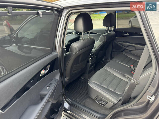 Серый Киа Соренто, объемом двигателя 2.2 л и пробегом 140 тыс. км за 29500 $, фото 17 на Automoto.ua