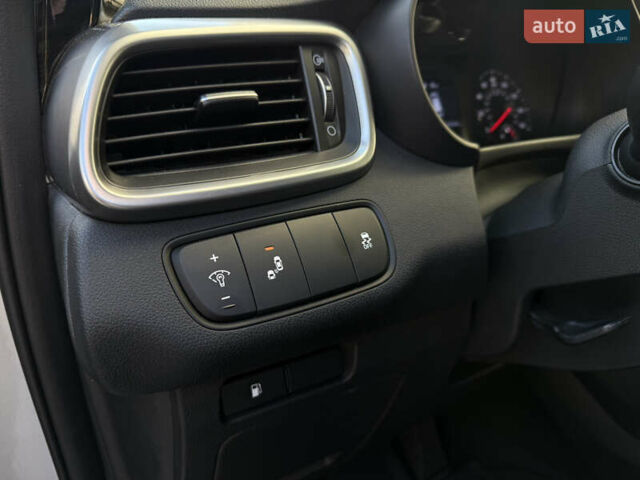 Серый Киа Соренто, объемом двигателя 2.4 л и пробегом 202 тыс. км за 14999 $, фото 27 на Automoto.ua