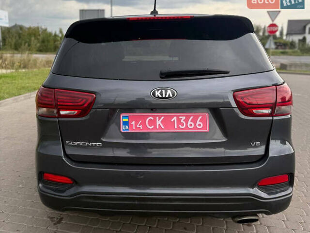 Серый Киа Соренто, объемом двигателя 3.3 л и пробегом 182 тыс. км за 17999 $, фото 5 на Automoto.ua