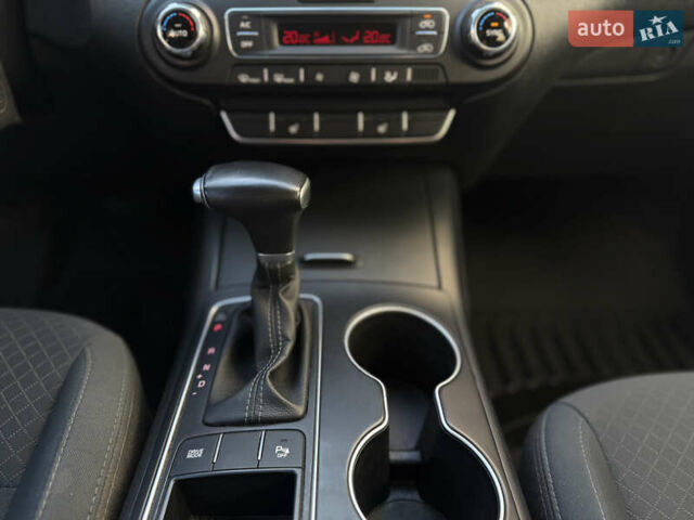 Серый Киа Соренто, объемом двигателя 2.4 л и пробегом 202 тыс. км за 14999 $, фото 21 на Automoto.ua