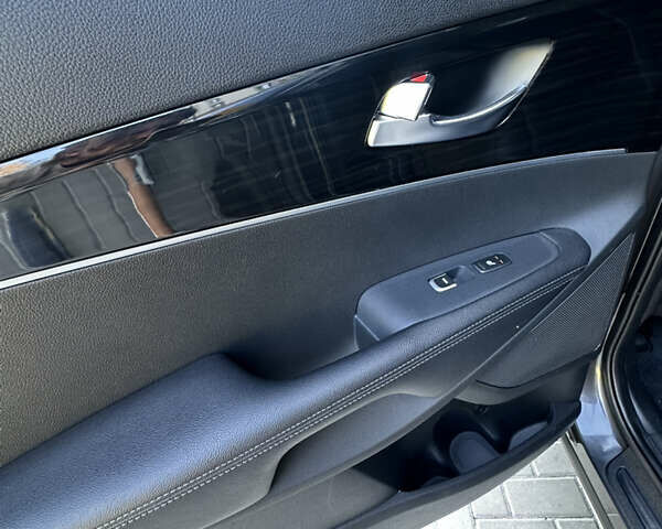 Серый Киа Соренто, объемом двигателя 2 л и пробегом 27 тыс. км за 29499 $, фото 46 на Automoto.ua