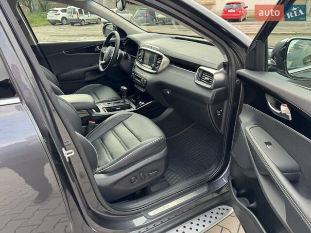 Серый Киа Соренто, объемом двигателя 2.2 л и пробегом 140 тыс. км за 29500 $, фото 13 на Automoto.ua