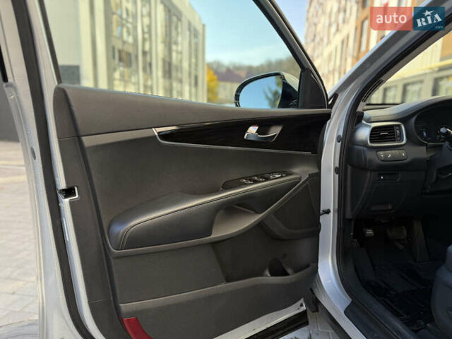 Серый Киа Соренто, объемом двигателя 2.4 л и пробегом 202 тыс. км за 15999 $, фото 30 на Automoto.ua