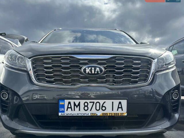 Серый Киа Соренто, объемом двигателя 2 л и пробегом 27 тыс. км за 29499 $, фото 2 на Automoto.ua