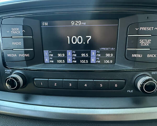 Серый Киа Соренто, объемом двигателя 2 л и пробегом 27 тыс. км за 29499 $, фото 37 на Automoto.ua