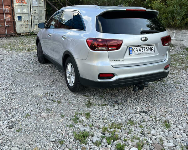 Сірий Кіа Соренто, об'ємом двигуна 2.4 л та пробігом 201 тис. км за 16200 $, фото 3 на Automoto.ua