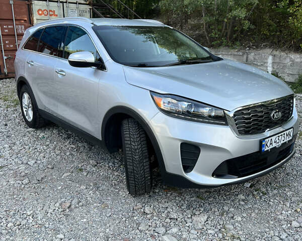 Сірий Кіа Соренто, об'ємом двигуна 2.4 л та пробігом 201 тис. км за 16200 $, фото 1 на Automoto.ua