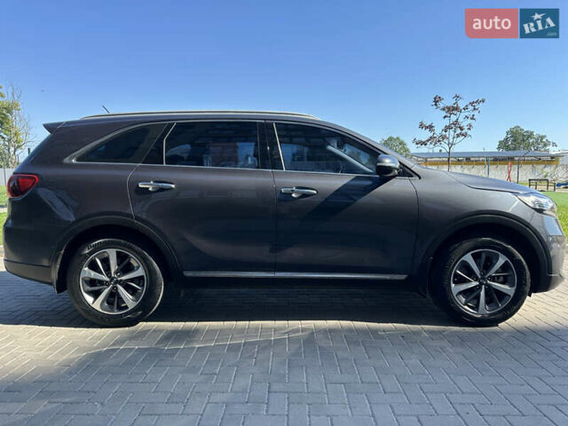Серый Киа Соренто, объемом двигателя 2 л и пробегом 27 тыс. км за 29499 $, фото 7 на Automoto.ua