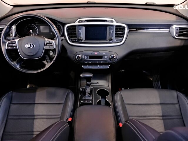 Киа Соренто 2019 в Одессе на Automoto.ua Серый Киа Соренто, объемом двигателя 2.4 л и пробегом 42 тыс. км за 21900 $, фото 6 на Automoto.ua