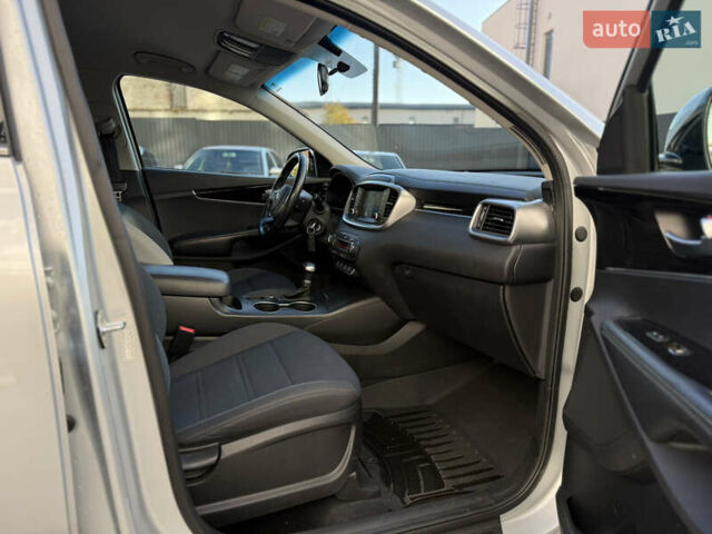 Серый Киа Соренто, объемом двигателя 2.4 л и пробегом 202 тыс. км за 15999 $, фото 54 на Automoto.ua