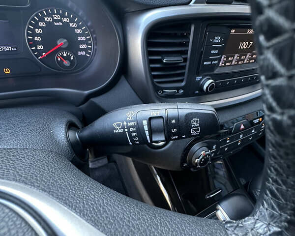 Серый Киа Соренто, объемом двигателя 2 л и пробегом 27 тыс. км за 29499 $, фото 43 на Automoto.ua