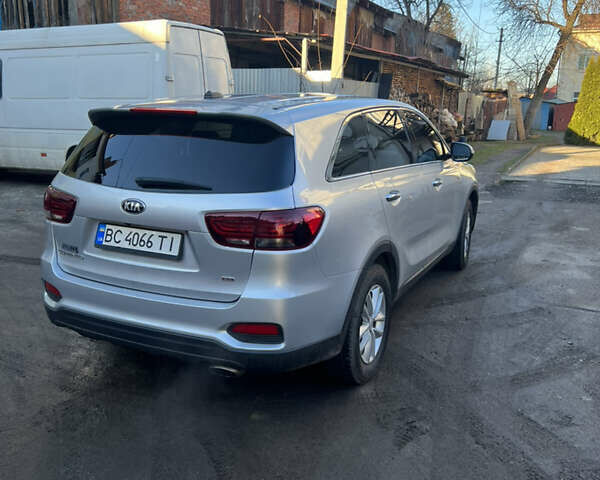 Серый Киа Соренто, объемом двигателя 2.4 л и пробегом 47 тыс. км за 17500 $, фото 3 на Automoto.ua