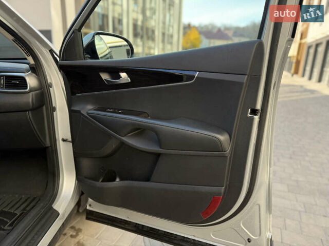 Серый Киа Соренто, объемом двигателя 2.4 л и пробегом 202 тыс. км за 15999 $, фото 52 на Automoto.ua