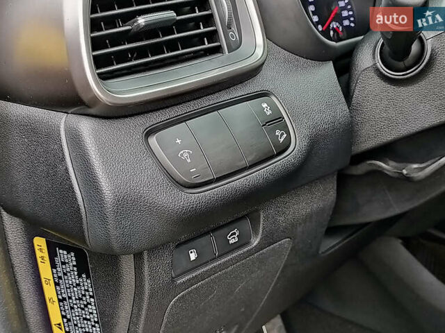 Серый Киа Соренто, объемом двигателя 2 л и пробегом 156 тыс. км за 23955 $, фото 14 на Automoto.ua