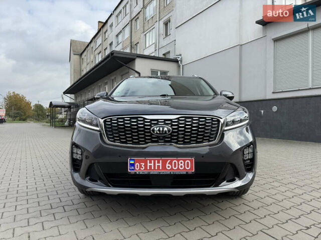 Серый Киа Соренто, объемом двигателя 2.2 л и пробегом 140 тыс. км за 29500 $, фото 1 на Automoto.ua