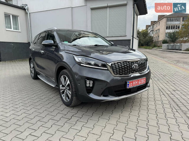 Серый Киа Соренто, объемом двигателя 2.2 л и пробегом 140 тыс. км за 29500 $, фото 3 на Automoto.ua