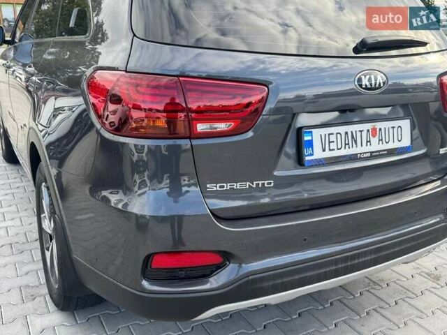 Серый Киа Соренто, объемом двигателя 2 л и пробегом 98 тыс. км за 25300 $, фото 9 на Automoto.ua