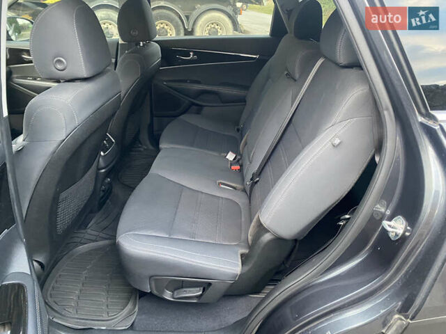 Серый Киа Соренто, объемом двигателя 2.36 л и пробегом 68 тыс. км за 16250 $, фото 44 на Automoto.ua