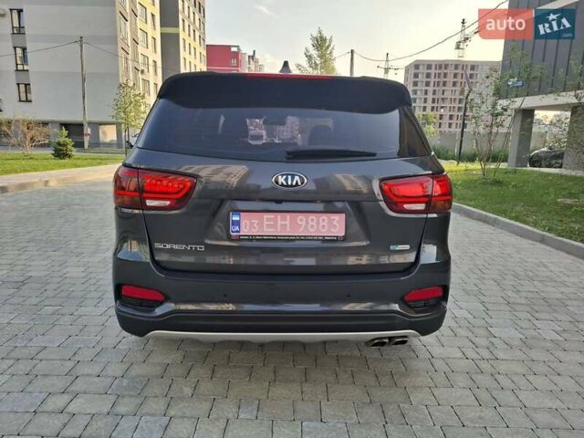 Сірий Кіа Соренто, об'ємом двигуна 2 л та пробігом 231 тис. км за 21950 $, фото 10 на Automoto.ua
