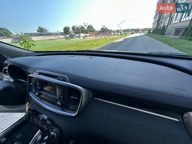 Серый Киа Соренто, объемом двигателя 2 л и пробегом 27 тыс. км за 29499 $, фото 39 на Automoto.ua