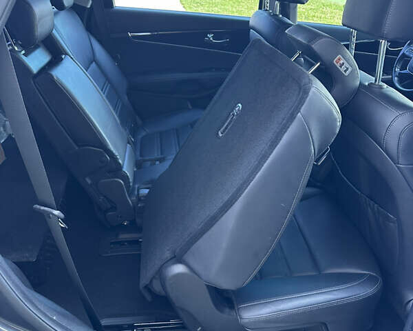 Серый Киа Соренто, объемом двигателя 2 л и пробегом 27 тыс. км за 29499 $, фото 48 на Automoto.ua