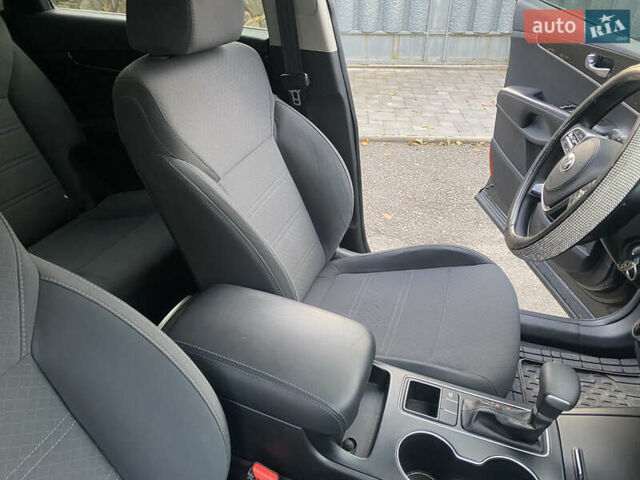 Серый Киа Соренто, объемом двигателя 2.36 л и пробегом 68 тыс. км за 16250 $, фото 56 на Automoto.ua