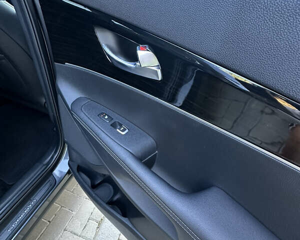 Серый Киа Соренто, объемом двигателя 2 л и пробегом 27 тыс. км за 29499 $, фото 47 на Automoto.ua