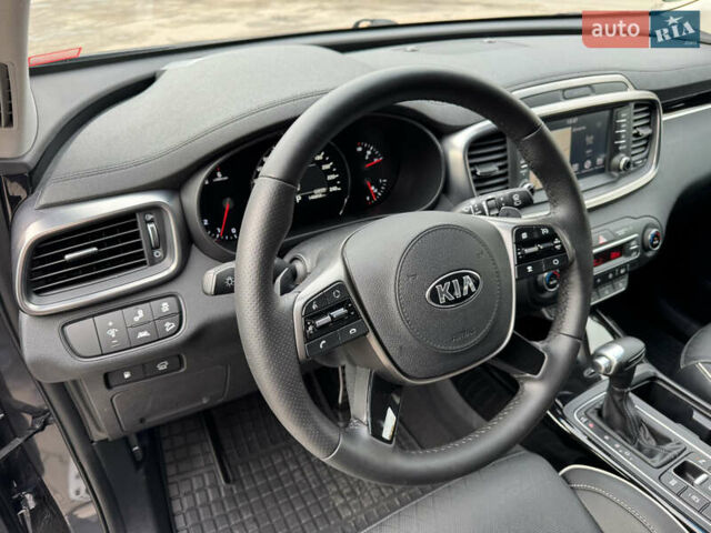 Серый Киа Соренто, объемом двигателя 2.2 л и пробегом 140 тыс. км за 29500 $, фото 20 на Automoto.ua