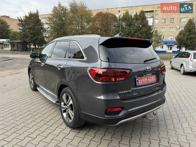 Серый Киа Соренто, объемом двигателя 2.2 л и пробегом 140 тыс. км за 29500 $, фото 7 на Automoto.ua