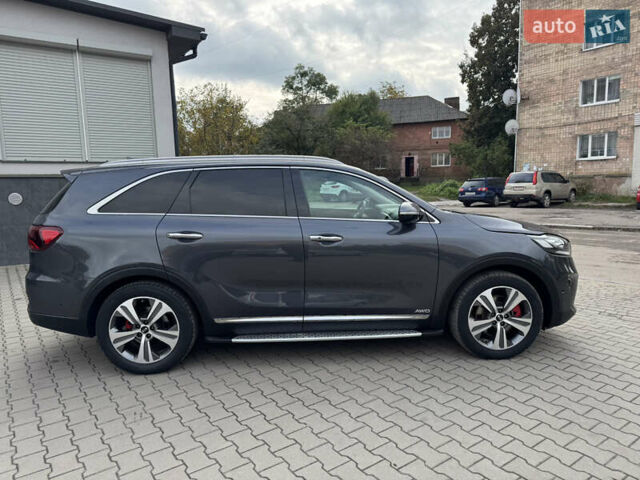 Серый Киа Соренто, объемом двигателя 2.2 л и пробегом 140 тыс. км за 29500 $, фото 4 на Automoto.ua