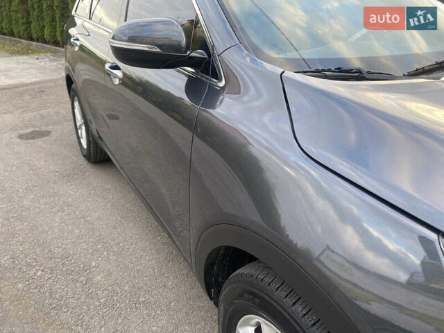 Серый Киа Соренто, объемом двигателя 2.36 л и пробегом 68 тыс. км за 16250 $, фото 26 на Automoto.ua
