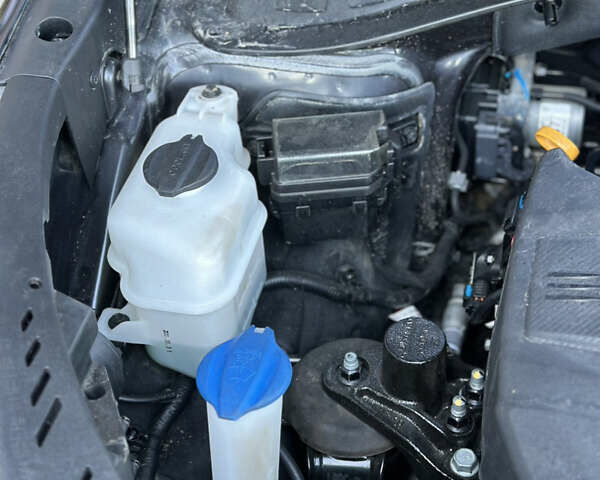 Серый Киа Соренто, объемом двигателя 2 л и пробегом 27 тыс. км за 29499 $, фото 61 на Automoto.ua