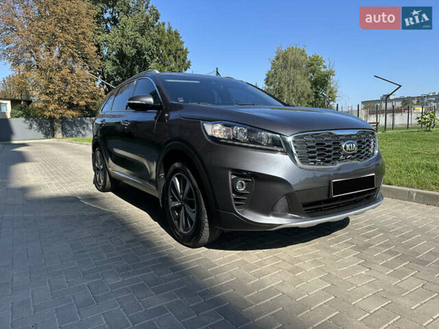 Серый Киа Соренто, объемом двигателя 2 л и пробегом 27 тыс. км за 29999 $, фото 3 на Automoto.ua