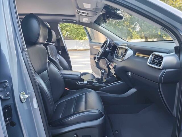 Сірий Кіа Соренто, об'ємом двигуна 3.3 л та пробігом 44 тис. км за 9900 $, фото 11 на Automoto.ua