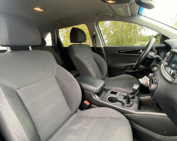 Киа Соренто 2020 в Лубнах на Automoto.ua Серый Киа Соренто, объемом двигателя 2.36 л и пробегом 37 тыс. км за 18700 $, фото 12 на Automoto.ua