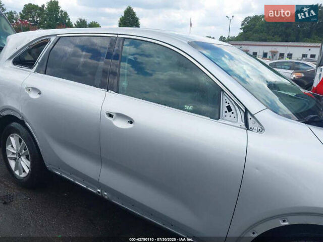 Сірий Кіа Соренто, об'ємом двигуна 2.4 л та пробігом 100 тис. км за 12150 $, фото 10 на Automoto.ua