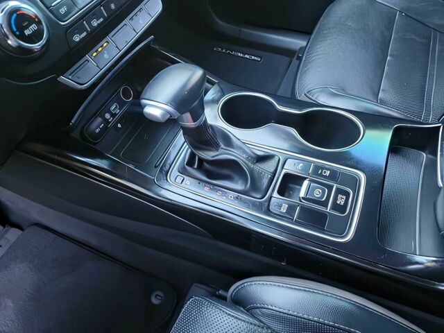 Сірий Кіа Соренто, об'ємом двигуна 3.3 л та пробігом 44 тис. км за 9900 $, фото 9 на Automoto.ua