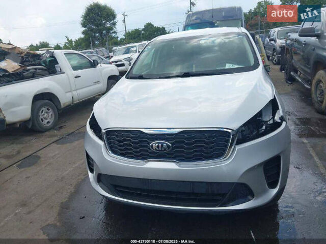 Сірий Кіа Соренто, об'ємом двигуна 2.4 л та пробігом 100 тис. км за 12150 $, фото 9 на Automoto.ua